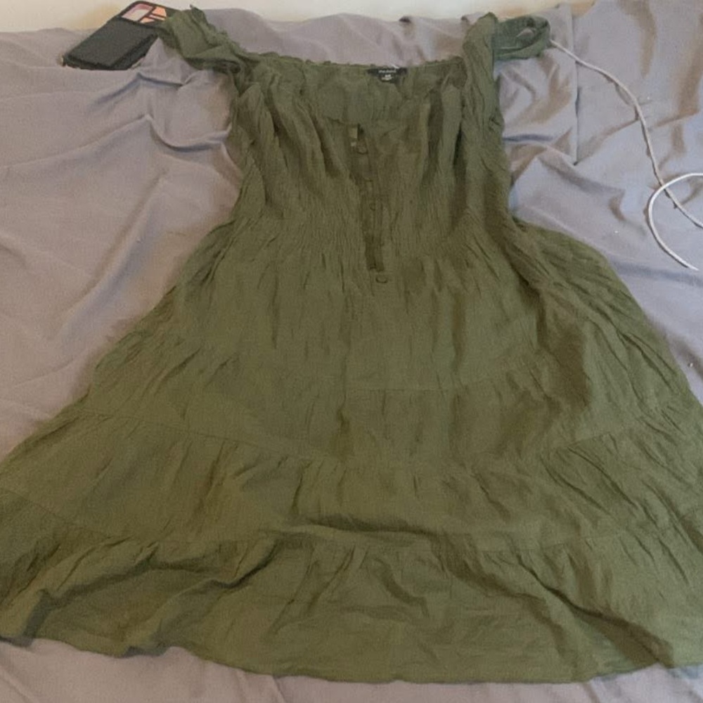 Chic Olive Green Midi Dress